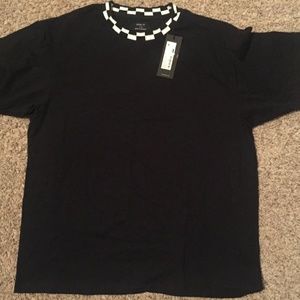 Checkered collar black shirt